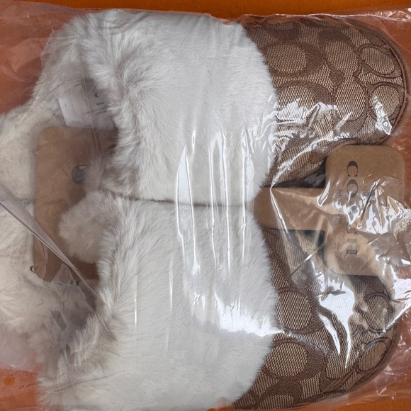 Coach Khaki and White Fur Slippers Brand New - Picture 9 of 11